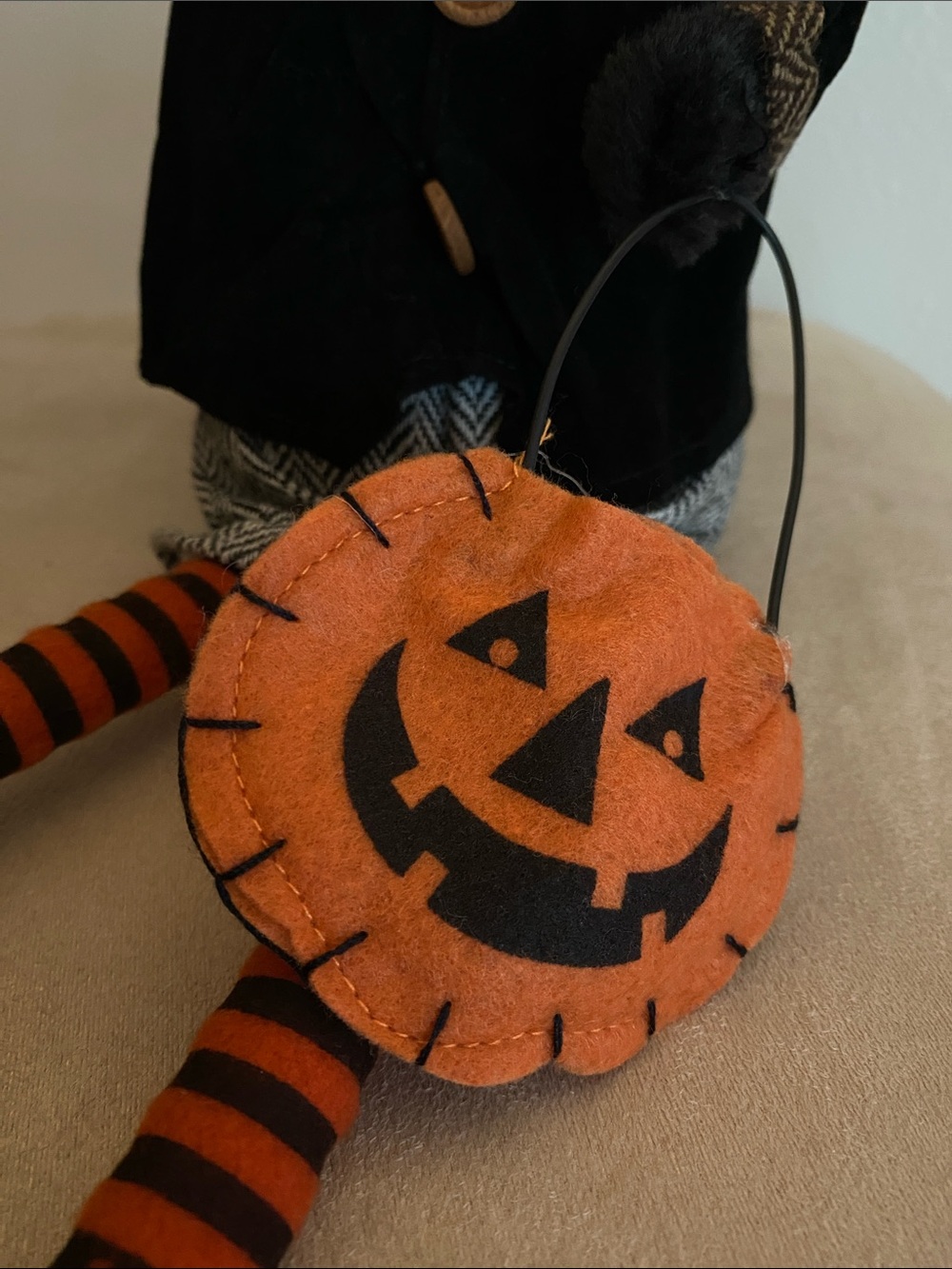 Black Cat Couple Figure Witch Costume Shelf Sitter - Picture 9 of 13